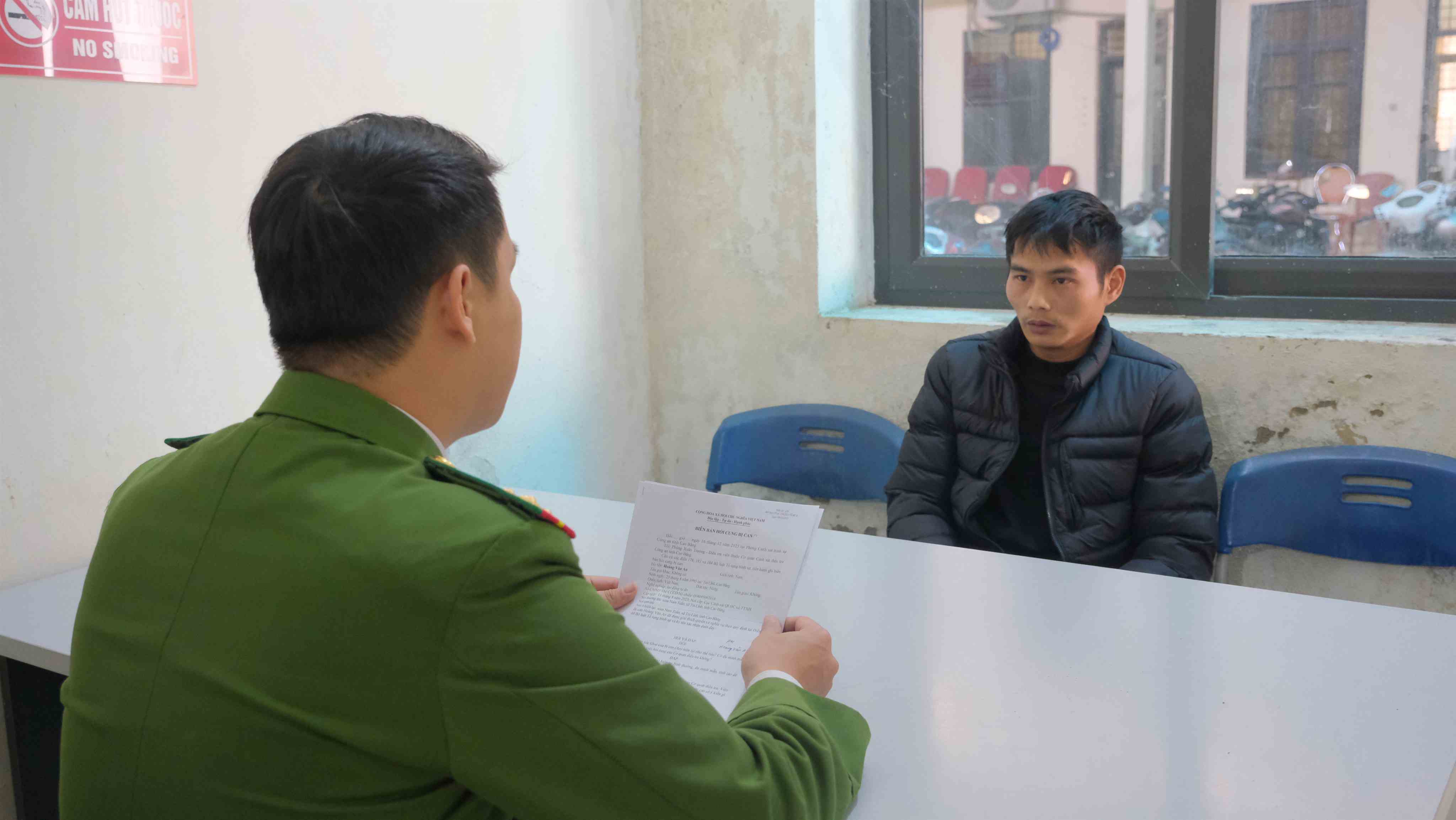 Hoàng Văn An bị khởi tố vì đánh bạc trực tuyến. Ảnh: Công an Cao Bằng