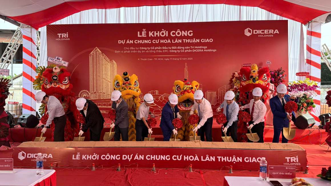 DICERA Holdings Joint Stock Company solemnly held a groundbreaking ceremony for the Hoa Lan Thuan Giao Apartment project. Photo: Duong Binh