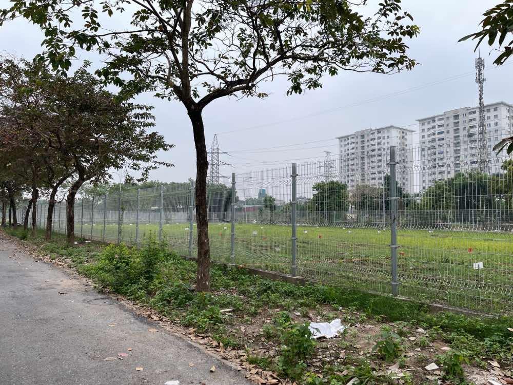 Khu dat tai dinh cu cho nguoi dan tai Khu do thi moi Viet Hung (phuong Viet Hung). Anh: Khanh An