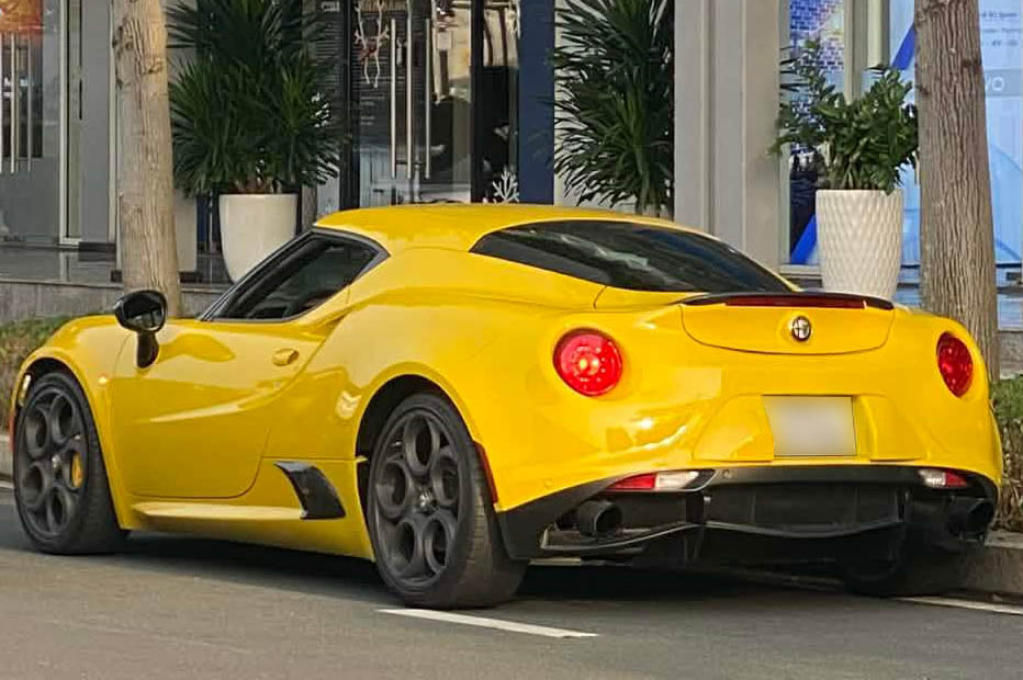 Alfa Romeo 4C Launch Edition - a limited sports car with a sophisticated design and strong performance, currently available in Vietnam. Photo: Bao Vi