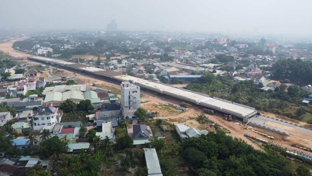 Toan canh cau vuot bac qua duong Cach Mang Thang 8 nhin tu tren cao. Anh: Dinh Trong