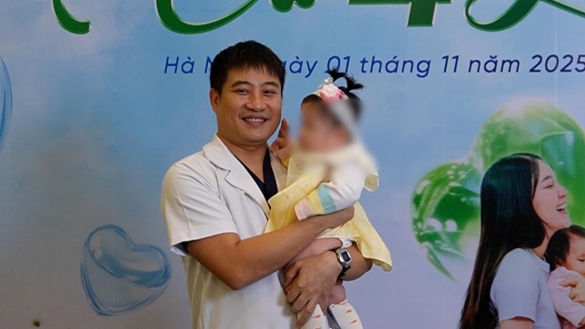 Bac si canh bao ve loi song va suc khoe sinh san lam gia tang le hiem muon o nguoi tre. Anh: Huyen Trang 