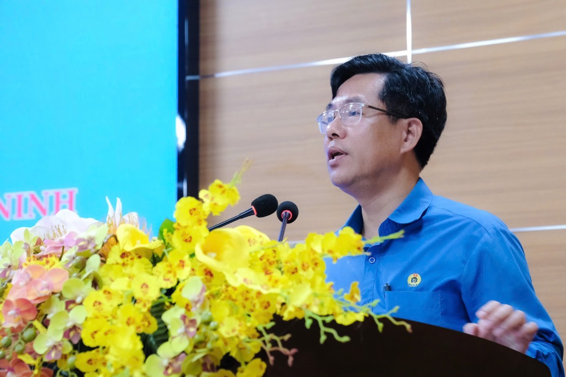 Mr. Hoang Van Tinh - Deputy Head of the Standing Committee of the Industrial Park Trade Union (Bac Ninh Provincial Labor Federation). Photo: Bao Han