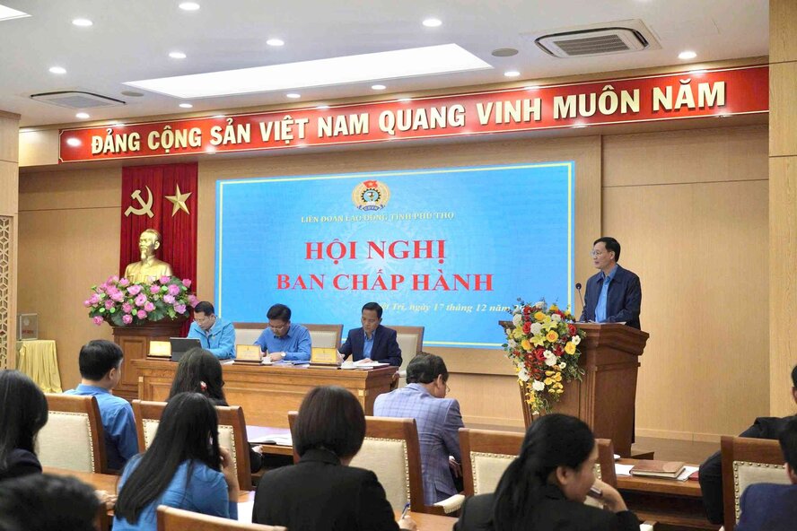 The Conference of the Provincial Federation of Labor Executive Committee gave opinions on a number of contents in preparation for the 1st Provincial Federation of Labor Congress. Photo: Phu Tho Provincial Federation of Labor.