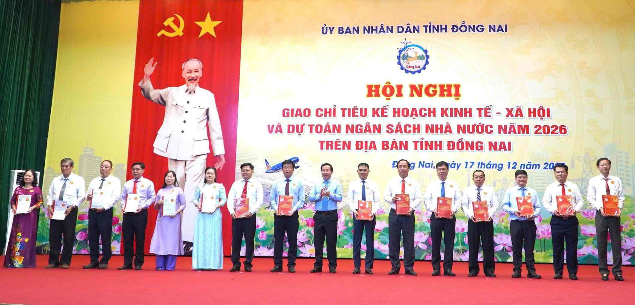 Hoi nghi giao chi tieu ke hoach kinh te - xa hoi va du toan ngan sach nha nuoc nam 2026. Anh: HAC