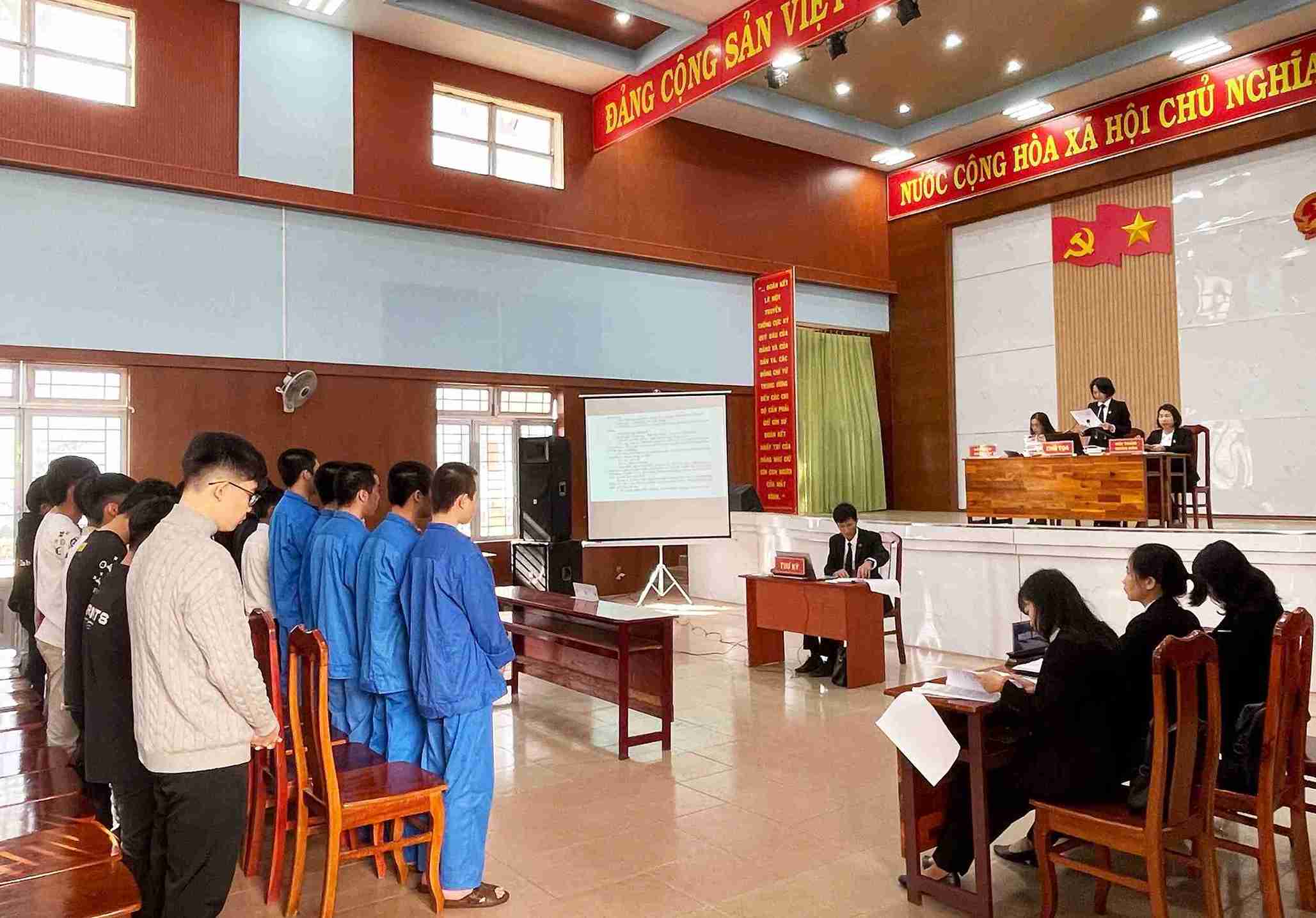   Hội đồng xét xử tuyên án. Ảnh: Phúc Khánh 