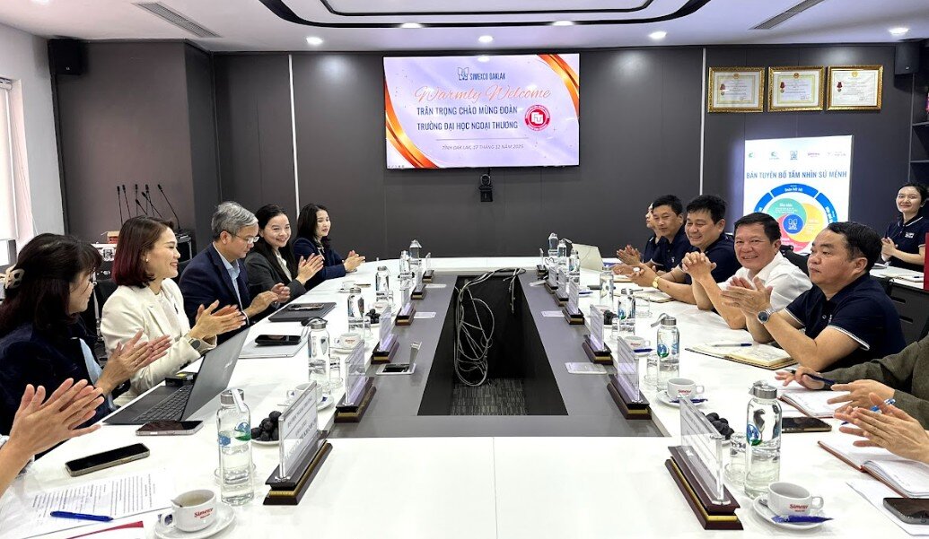 Quang canh buoi lam viec. Anh: Bao Trung