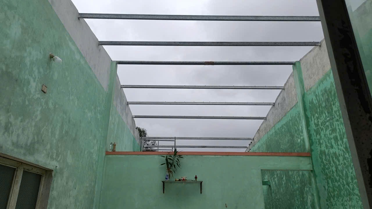 Loc xoay quet qua nha dan tai Da Nang. Anh: