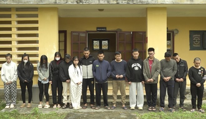 Nhom doi tuong lua dao chiem doat tai san quy mo dac biet lon bi bat. Anh: Cong an tinh Quang Tri