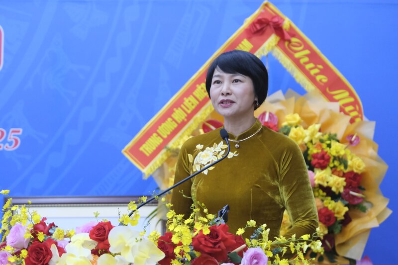 Ms. Pham Thi Phuc - Deputy Secretary of the Provincial Party Committee, Chairwoman of the Vietnam Fatherland Front Committee of Lam Dong province gave a speech directing the congress. Photo: Duc Lam