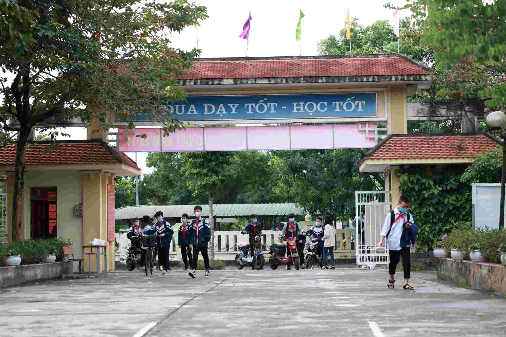 The Ministry of Education and Training requires localities when implementing school arrangement and merger, to ensure the rights of students and teachers. Photo: Hai Nguyen