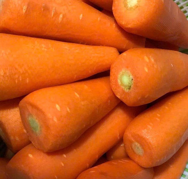 Carrots are rich in beta-carotene, which is good for the eyes. Photo: Kieu Vu