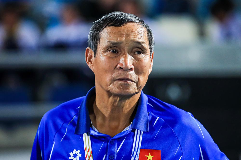 Coach Mai Duc Chung's contract will expire at the end of 2025. Photo: Minh Dan