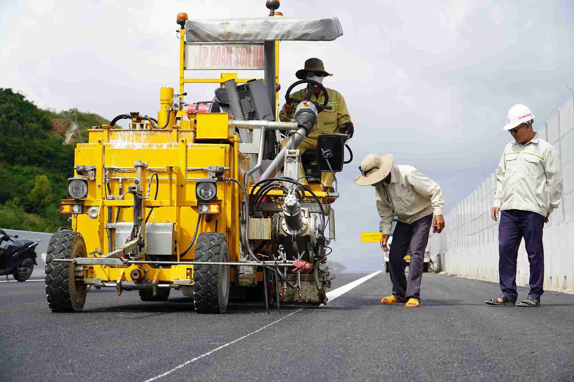 The first 20km of the Khanh Hoa - Buon Ma Thuot expressway is ready to be technically opened to traffic on December 19 under the direction of the Prime Minister.