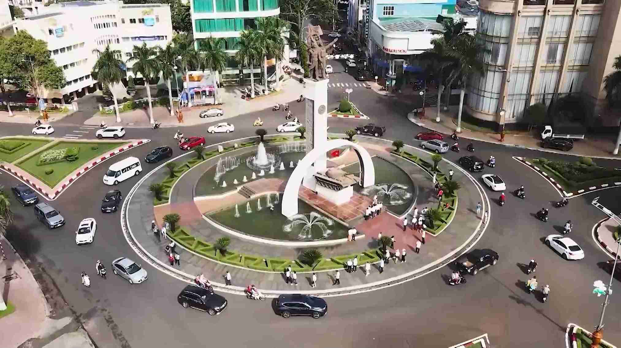 UBND tinh dang danh mot luong lon nguon luc ho tro cac dia phuong chuyen doi so. Anh: Bao Trung