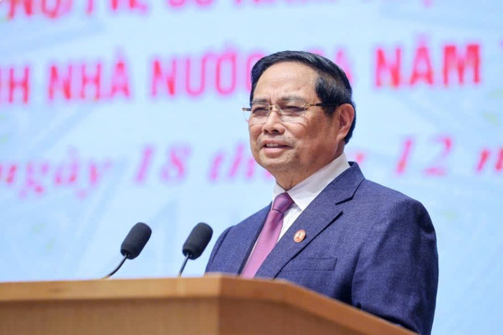 Politburo member and Prime Minister Pham Minh Chinh requested a drastic reduction in cumbersome, cumbersome, and time-consuming administrative procedures for people and businesses. Photo: Nhat Bac