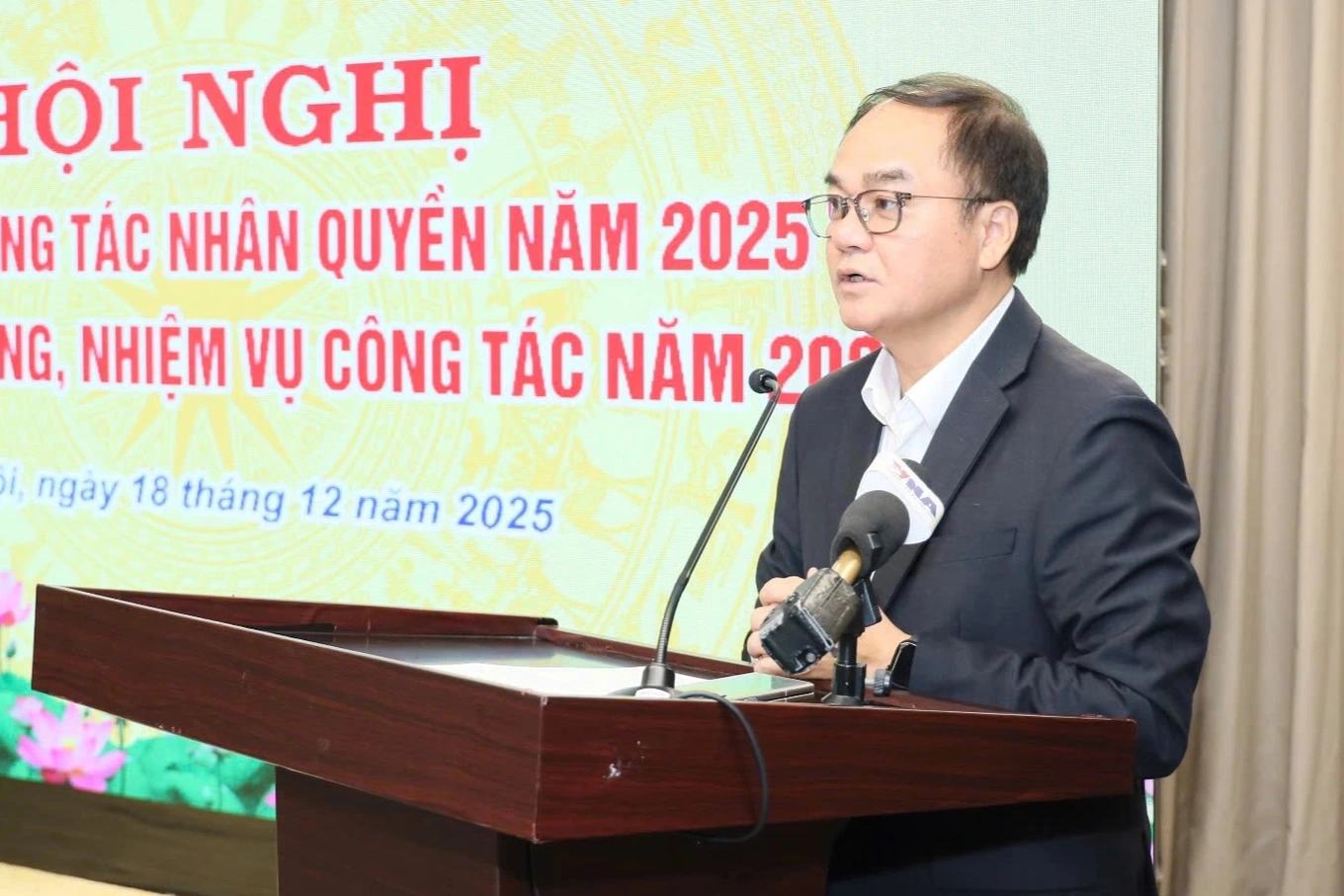 Deputy Minister of Home Affairs Vu Chien Thang said that the Ministry of Home Affairs has proposed raising salaries, allowances and other items. Photo: Chi Tam