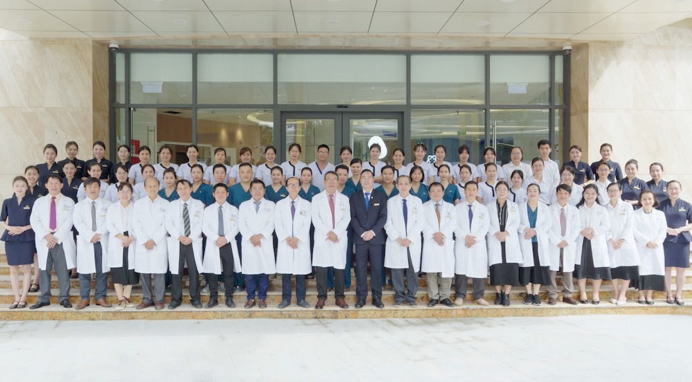 Mot trong nhung nen tang quan trong tao nen chat luong benh vien la doi ngu y bac si, dieu duong, ky thuat vien duoc quy tu tu cac trung tam y te lon tren ca nuoc, giau kinh nghiem va thuong xuyen cap nhat tien bo y khoa.