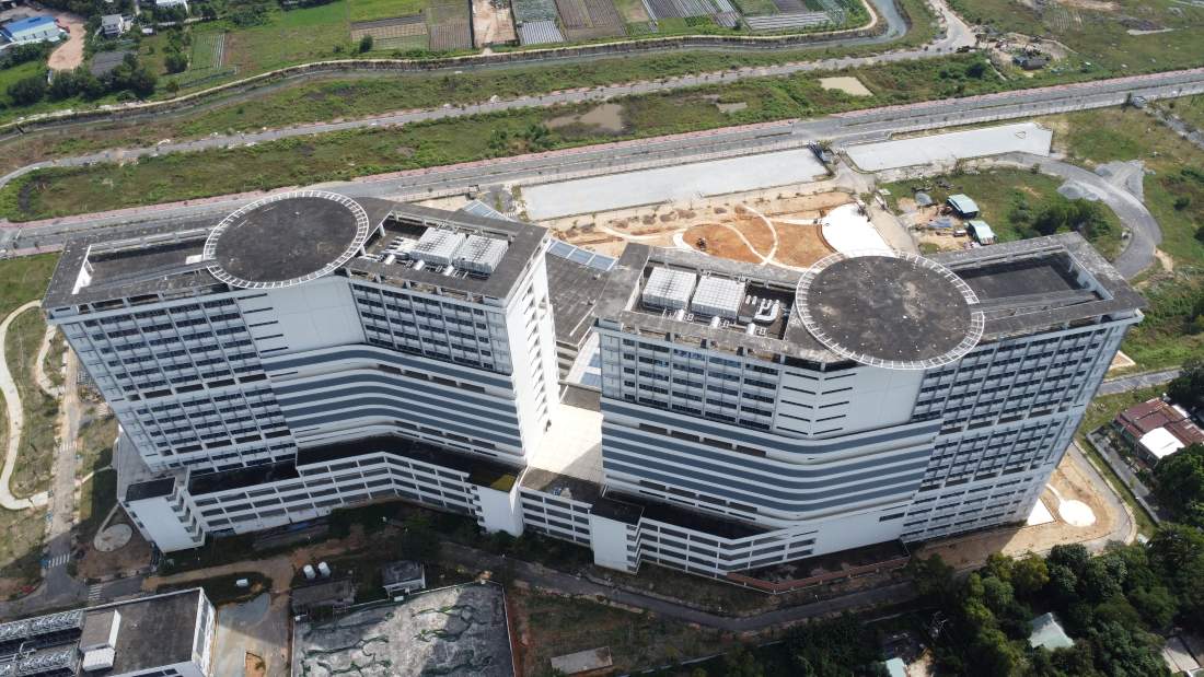 Proyecto del Hospital de 1.500 camas en el barrio de Chanh Hiep ciudad de Ho Chi Minh. El hospital esta diseñado con 2 edificios con un helipuerto en la parte superior. Foto: Dinh Trong