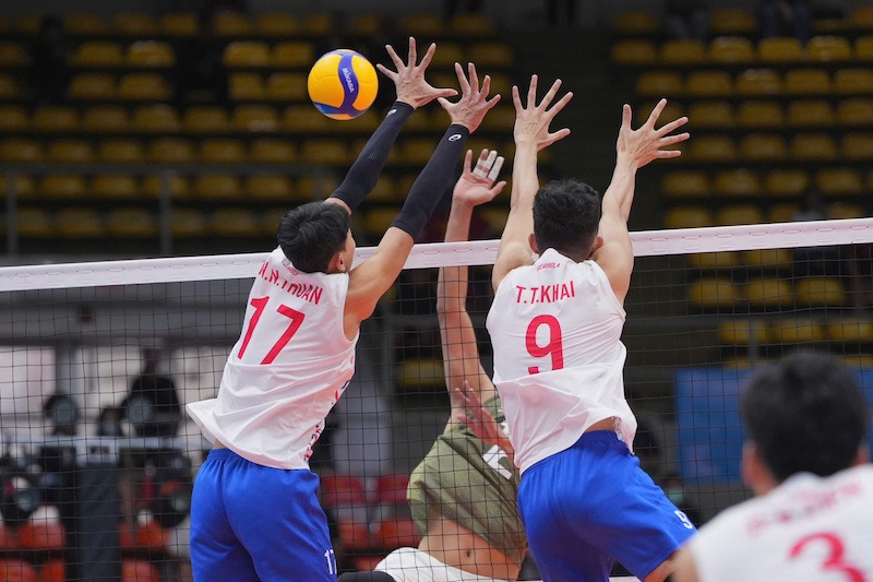 The Vietnam men's volleyball team will meet Indonesia in the semi-finals of the 33rd SEA Games. Photo: VFV