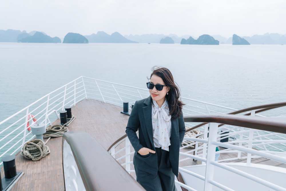 Khach check-in tren du thuyen Paradise Delight. Anh: Paradise Vietnam