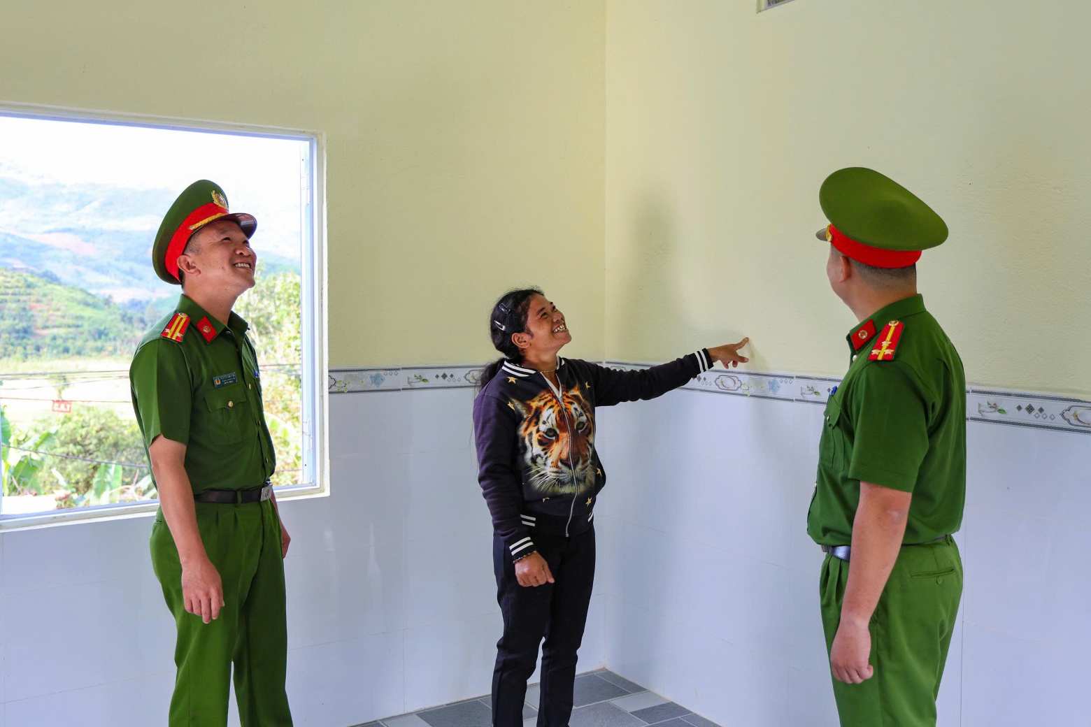 Anh: Cong an Khanh Hoa