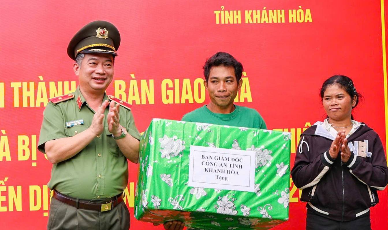 Anh: Cong an Khanh Hoa