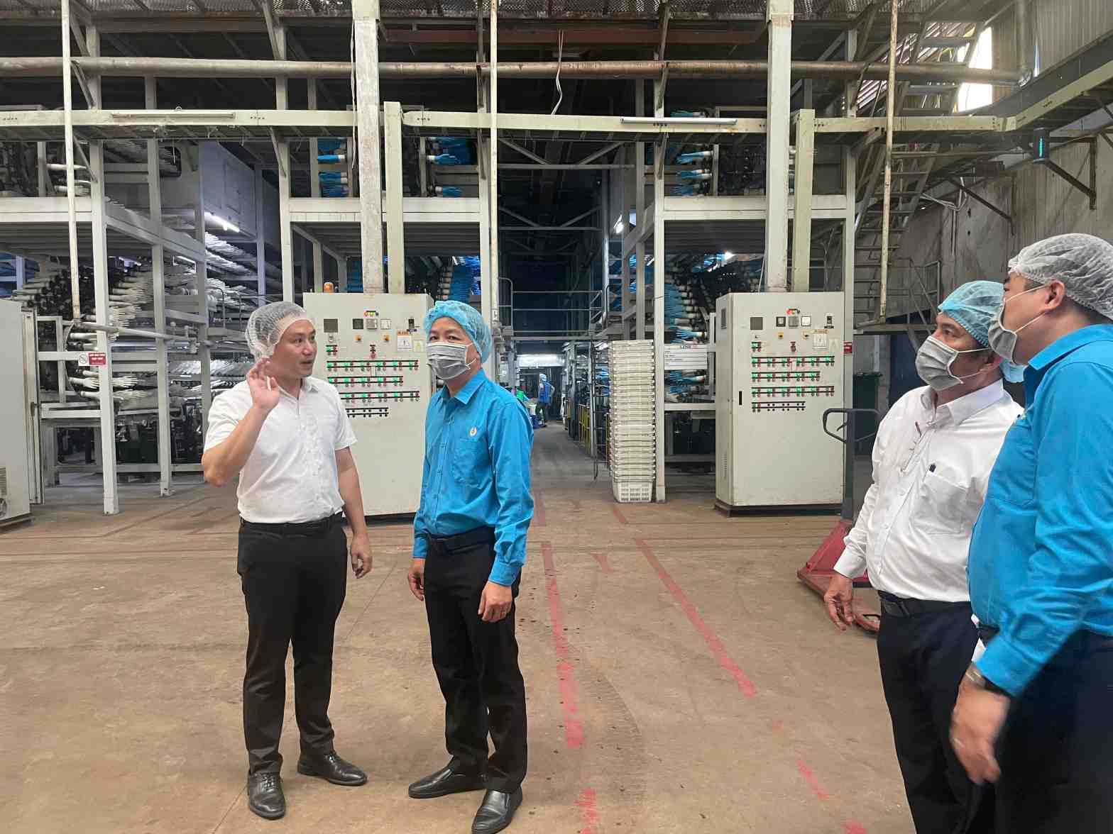 Enterprises in the North of Ho Chi Minh City complain about difficulty recruiting workers at the end of the year. Photo: Dinh Trong