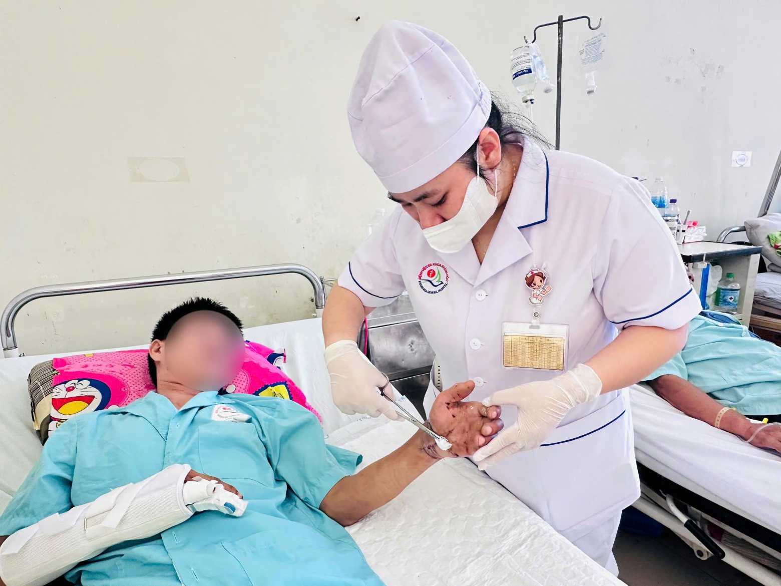 Nam benh nhan phuc hoi tot sau phau thuat. Anh: Benh vien Da Khoa Khanh Hoa