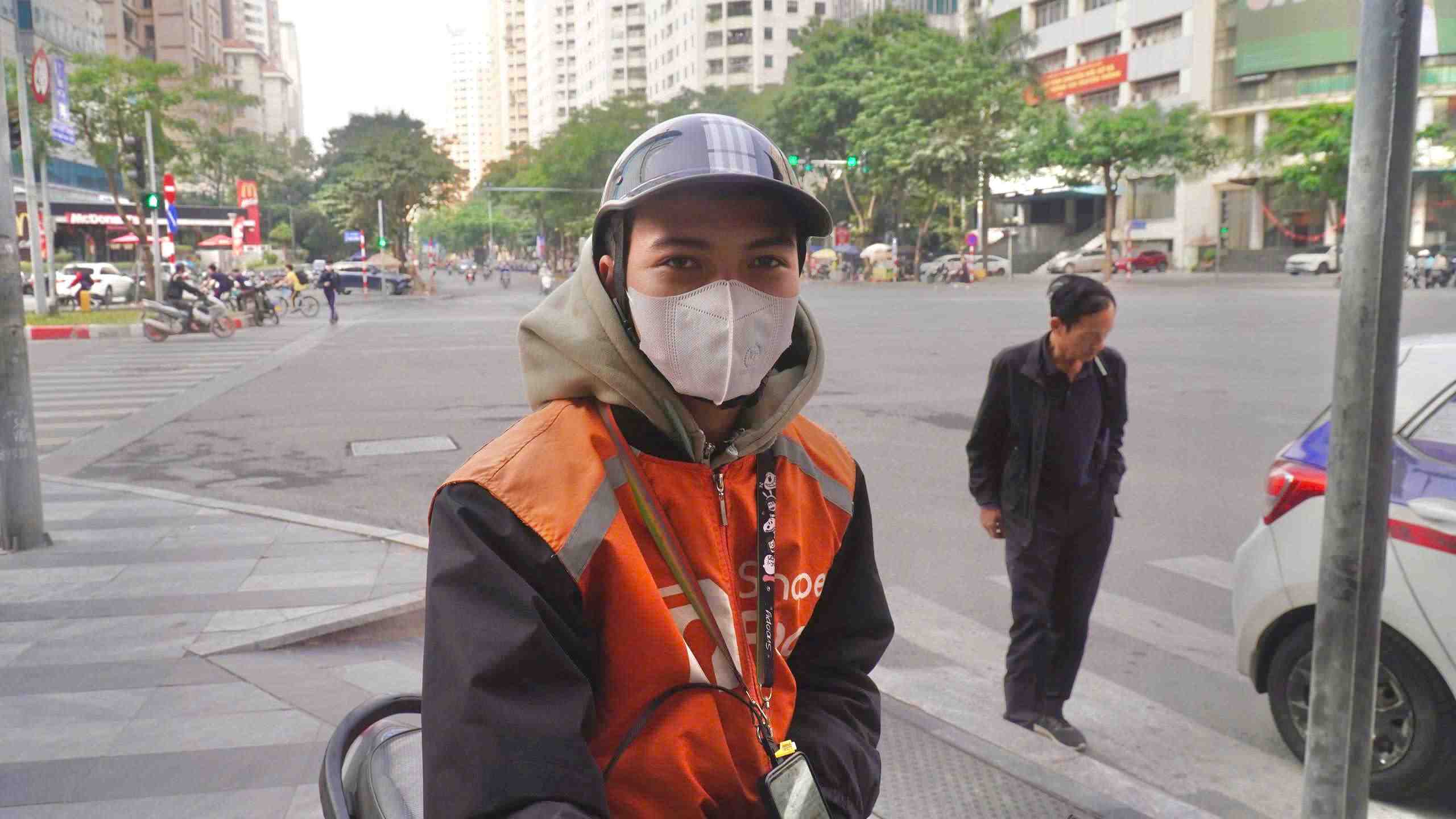 Anh Le Sy Chien Thang chia se cam nhan an toan hon khi tham gia giao thong. Anh: Minh Vu