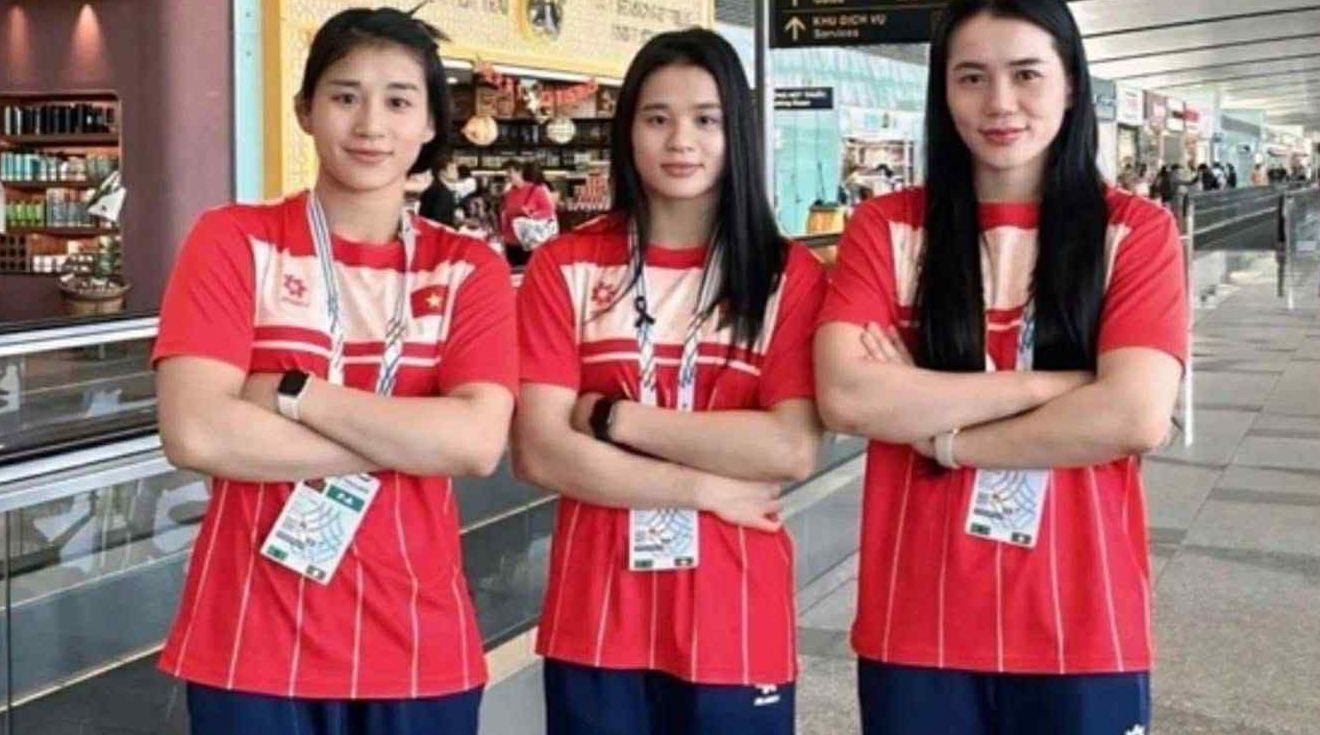 The three sisters My Trang, My Linh, My Hanh (from left to right) have just won 3 gold medals in weightlifting at the 33rd SEA Games. Photo: NVCC