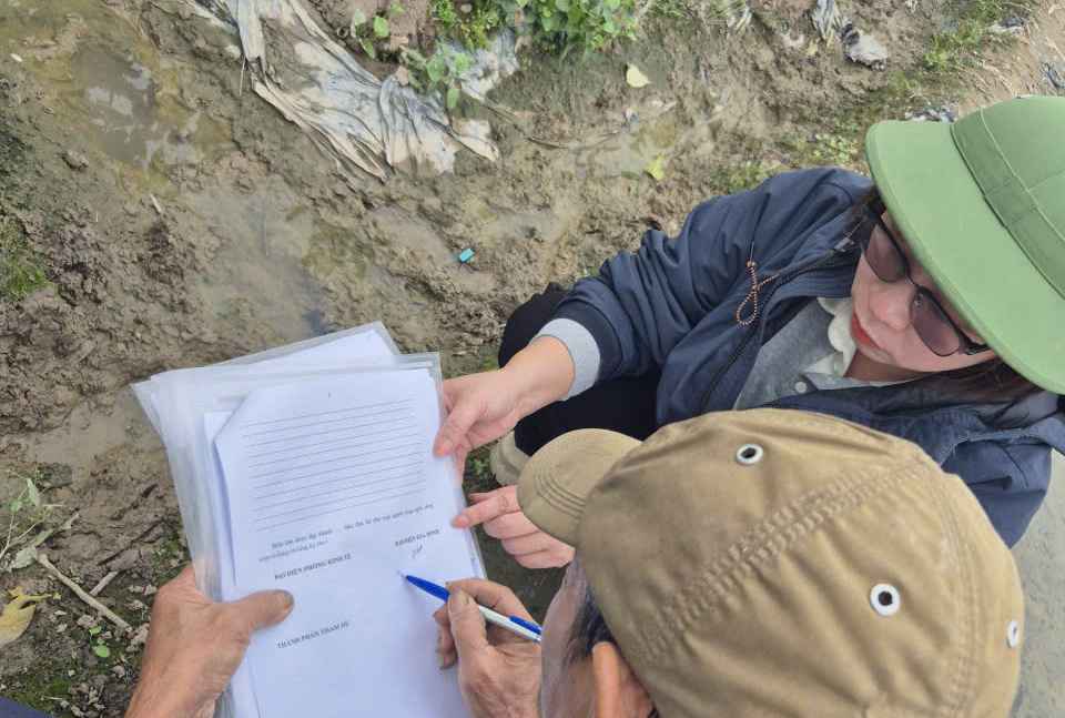 Xa Kim Thanh, TP Hai Phong kiem tra, xu ly cac truong hop vi pham dat nong nghiep trong pham vi du an. Anh: Xa Kim Thanh