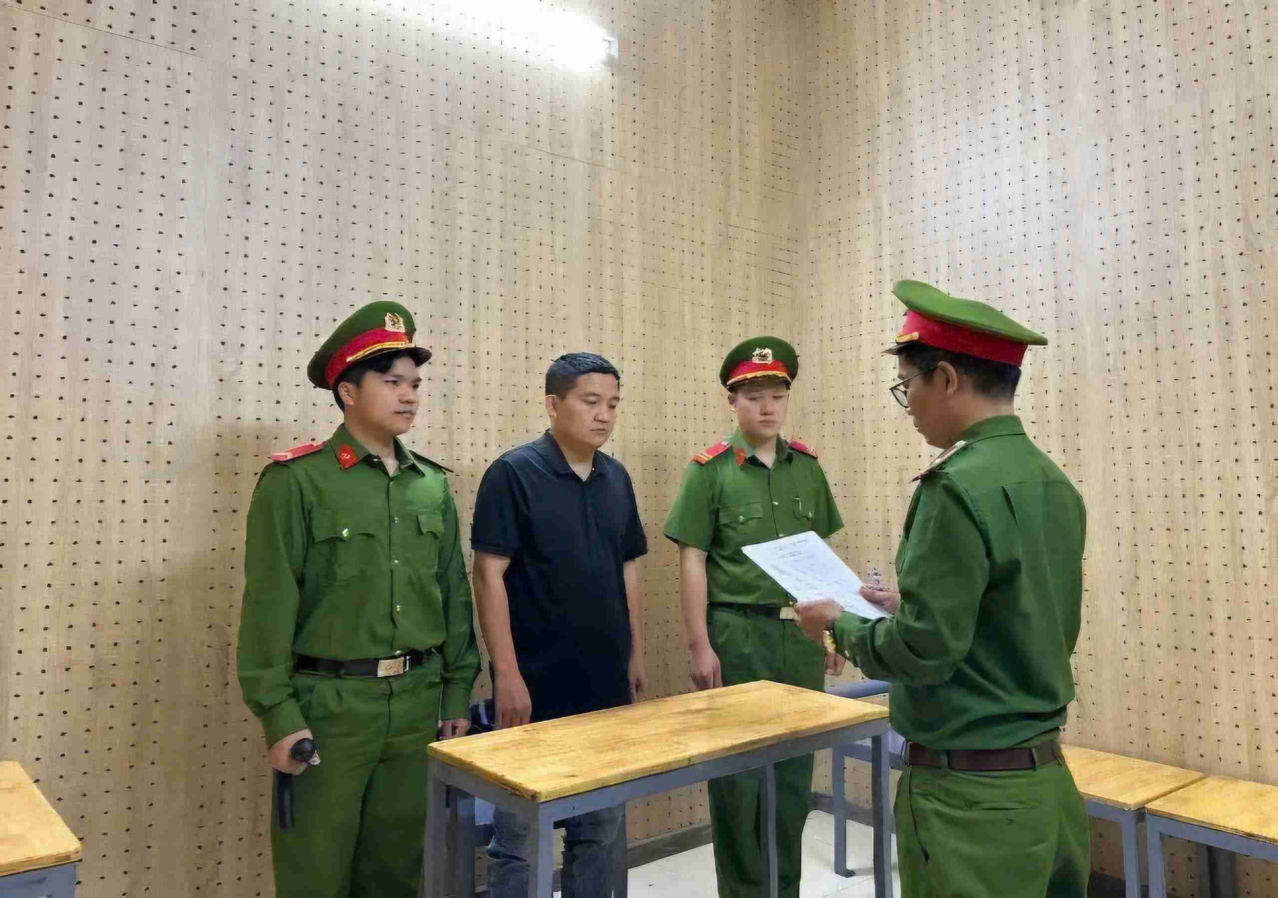 Phan Tấn Hoàng bị cơ quan điều tra Công an tỉnh Lâm Đồng khởi tố, bắt tạm giam. Ảnh: Công an cung cấp