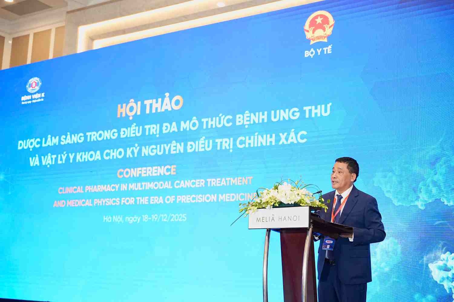 GS.TS Le Van Quang, Giam doc Benh vien K: Thuoc the he moi giup nguoi ung thu song them hon 3 nam. Anh: Tran Ha