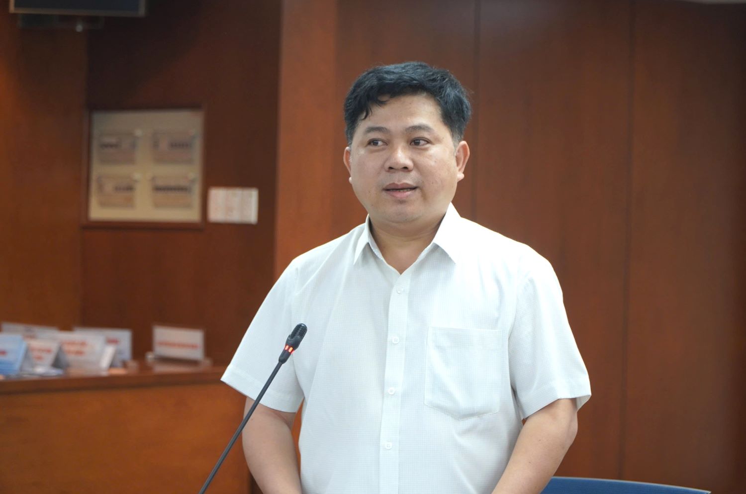 Mr. Ho Tan Minh - Chief of Office of the Department of Education and Training of Ho Chi Minh City requested schools to tighten management of boarding meals. Photo: Chan Phuc