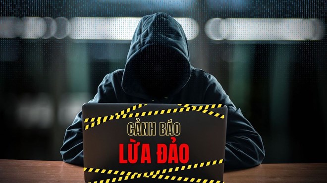 The press plays an important role in warning about the risk of fraud on digital banking applications. Photo: Duc Manh