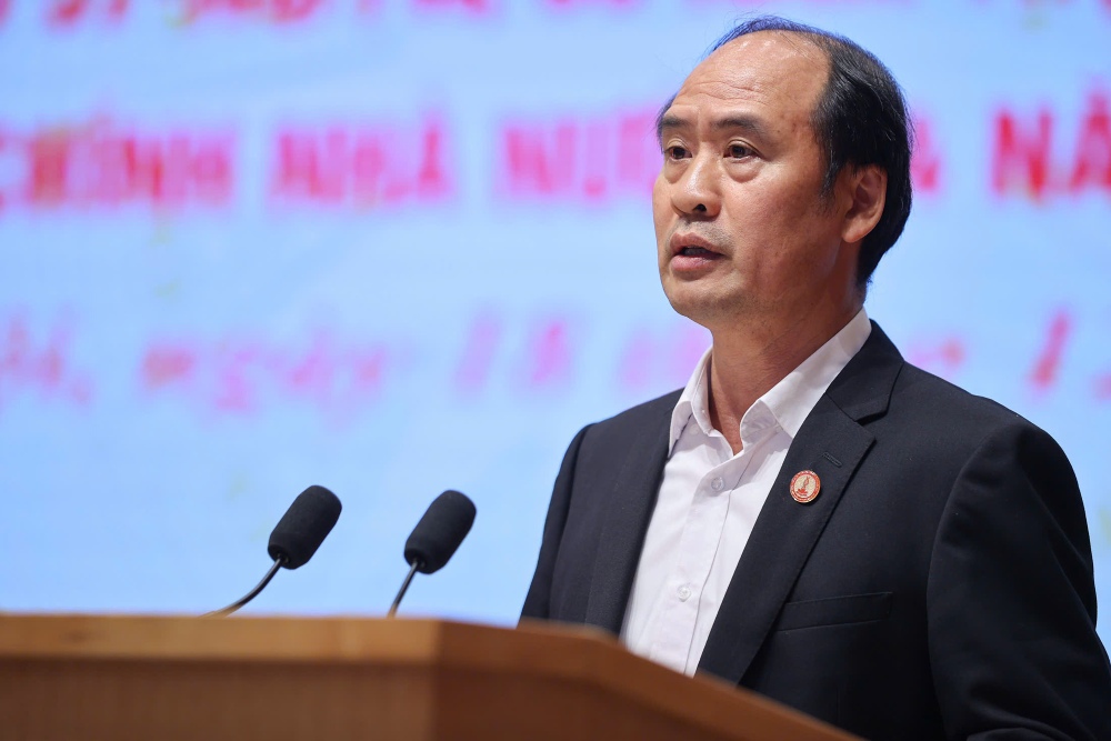 Deputy Minister of Home Affairs Nguyen Van Hoi said that there are currently 94.6% of commune-level cadres and civil servants with qualifications and expertise suitable for job positions. Photo: Nhat Bac