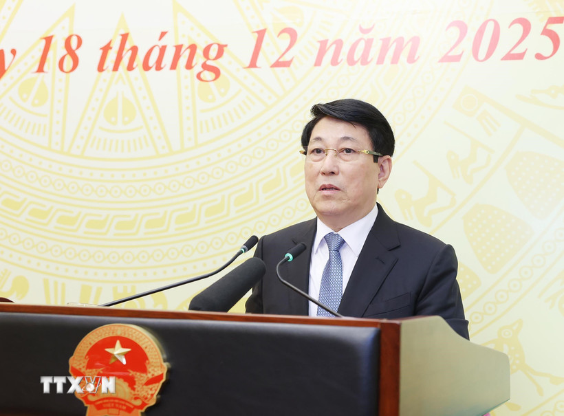 Politburo member and President Luong Cuong gave a speech at the Conference summarizing the work in 2025 and deploying the tasks in 2026 of the Office of the President. Photo: VNA