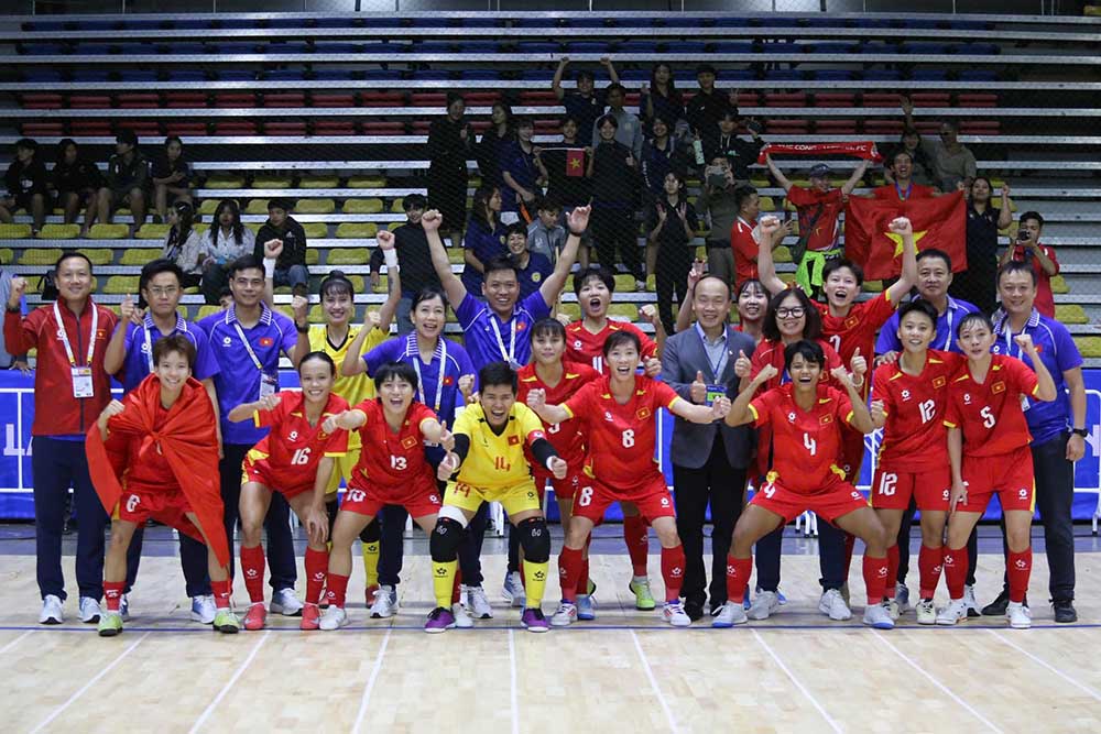 The Vietnam women's futsal team won the gold medal for the first time at the 33rd SEA Games. Photo: VFF