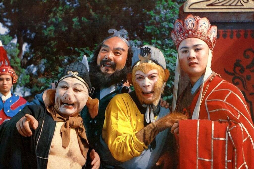 Luc Tieu Linh Dong va dan sao “Tay du ky“. Anh: Nha san xuat