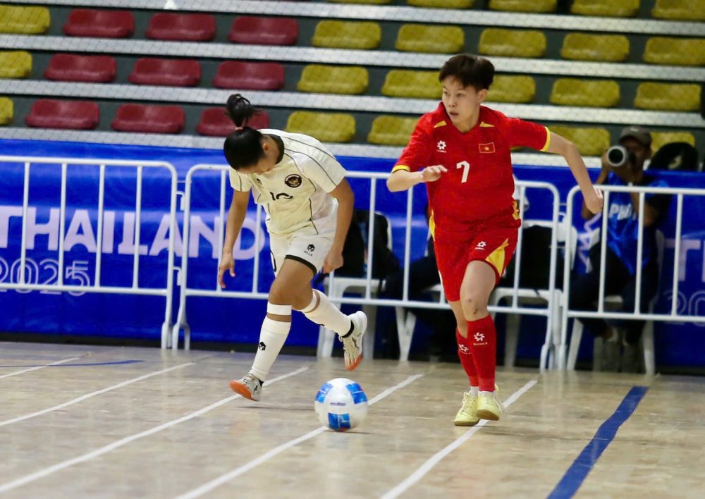 Vietnam women's futsal beat Indonesia. Photo: Minh Dan