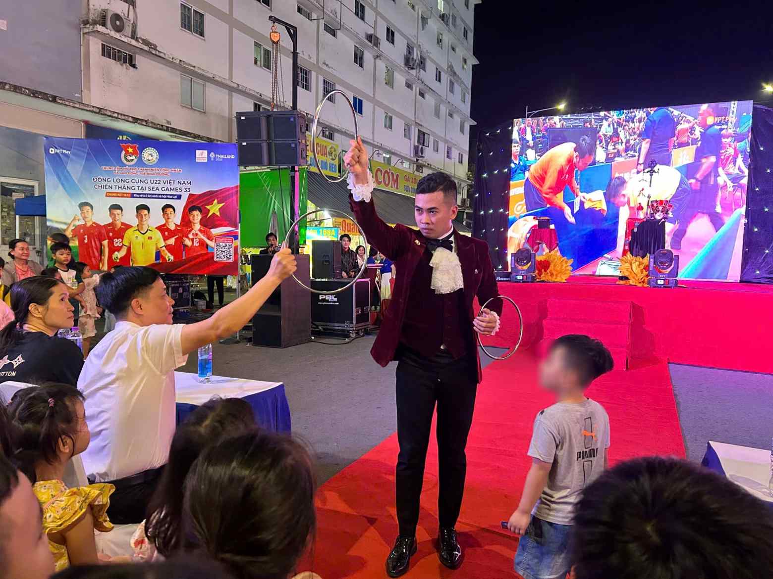 Nhieu hoat dong y nghi cho thanh nien cong nhan va con em. Anh: Huu Long