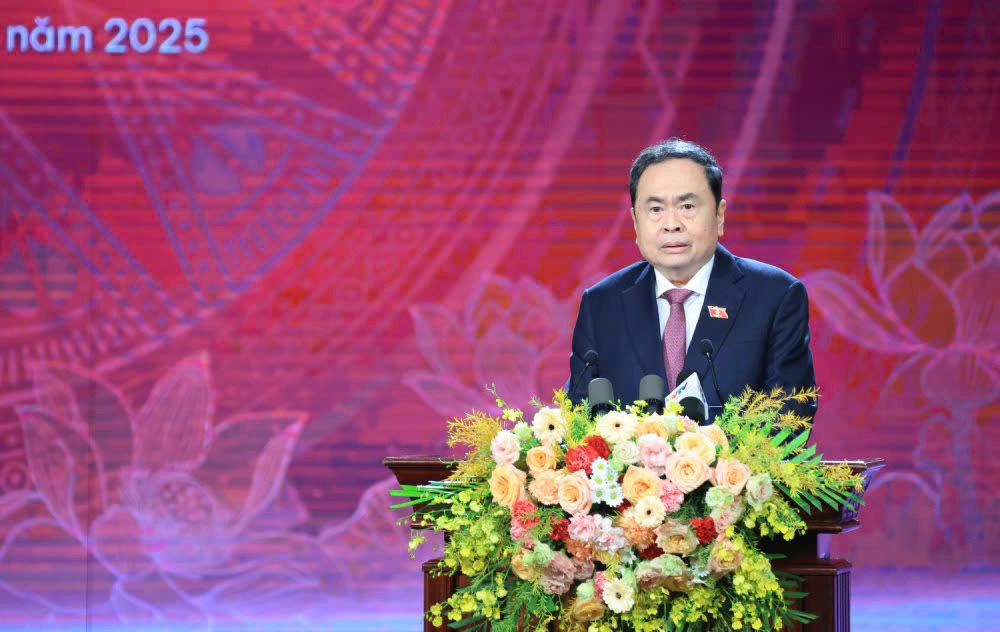 Politburo member and National Assembly Chairman Tran Thanh Man spoke at the Award Ceremony. Photo: Anh Huy