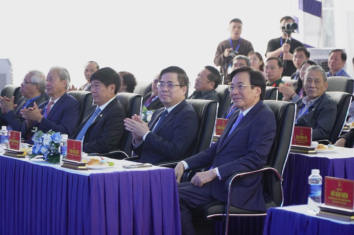 Mr. Tran Van Son - Minister, Head of the Government Office attended the groundbreaking ceremony of the Hoa Phat Dung Quat Special Steel Factory Project. Photo: Vien Nguyen