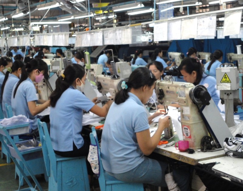 Payment of salaries, wages and other payables to employees of enterprises that have been accounted for in production and business expenses during the period but have not actually paid or do not have payment documents as prescribed by law shall not be subject to calculation of corporate income tax. Photo: Nam Duong