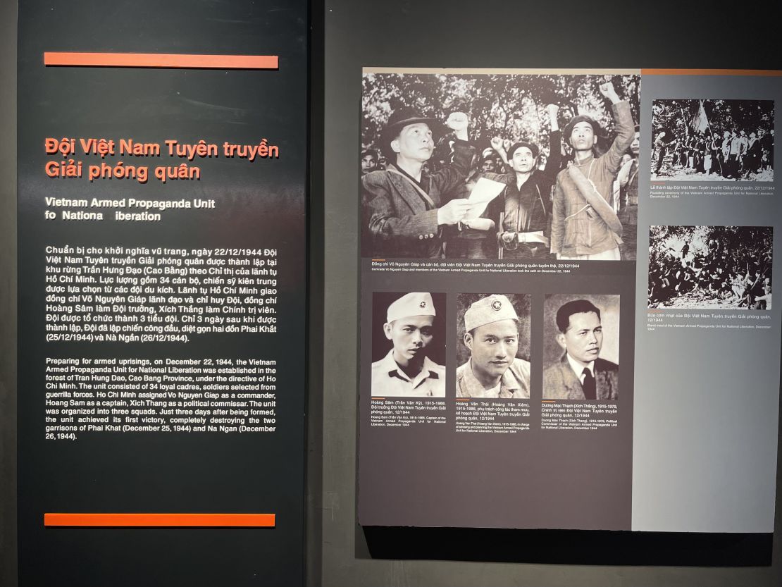 Khu vuc tai hien lai ky uc mua Dong 1944 giup khach tham quan tim hieu ve Ngay thanh lap Quan doi nhan dan Viet Nam. Anh: Quynh Mai