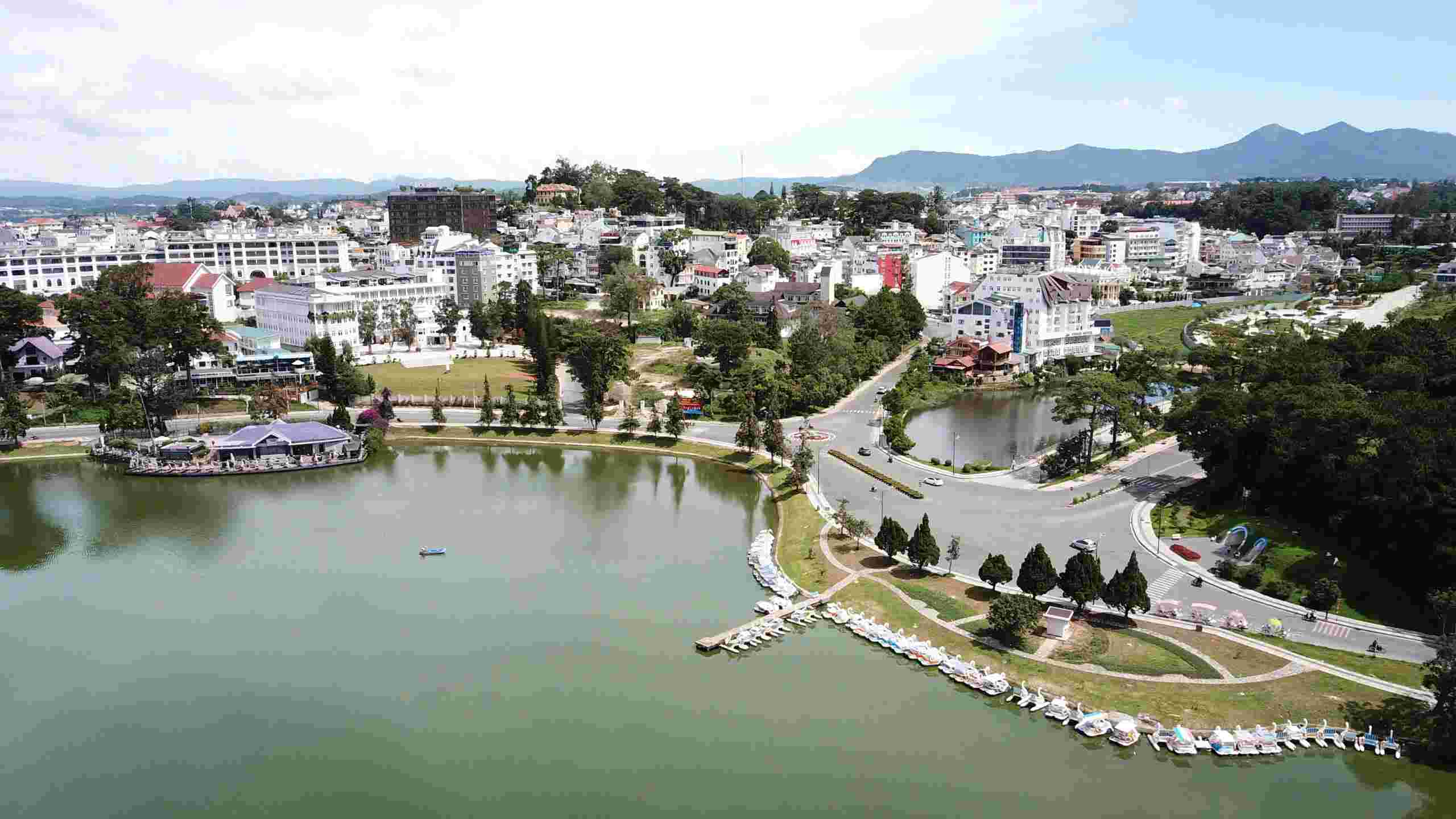 In 2026, the Provincial People's Committee plans to allocate more than VND 15,200 billion in development investment capital in the area. Photo: Phan Tuan