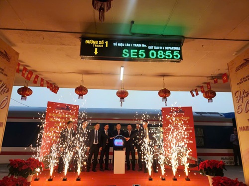 El ferrocarril pone en funcionamiento 162 vagones modernos antes del Tet 2026. Foto: Minh Hanh