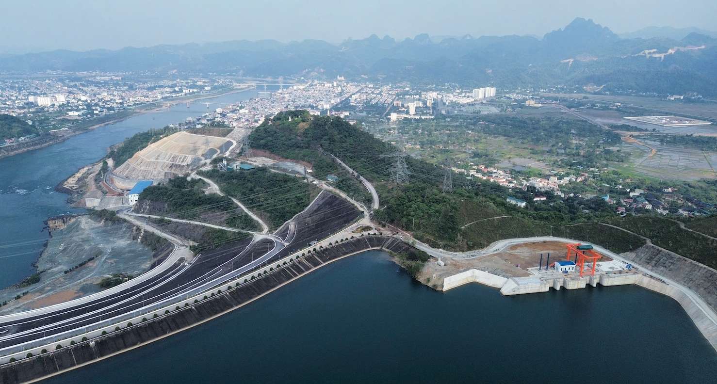 Vista general de la central hidroelectrica de Hoa Binh. Foto: EVN