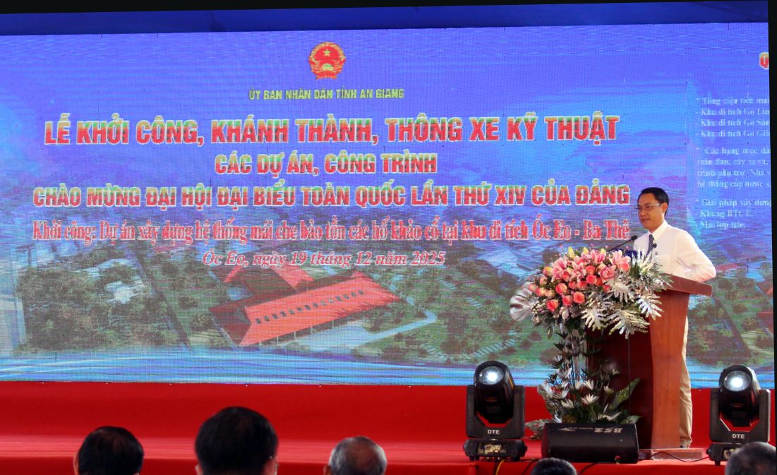 Quang canh le khoi cong du an Xay dung he thong mai che bao ton cac ho khao co tai di tich Oc Eo- Ba The. Anh: Thanh Mai